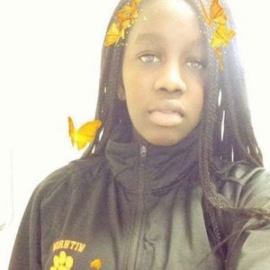 Meet your Posher, Ndeye